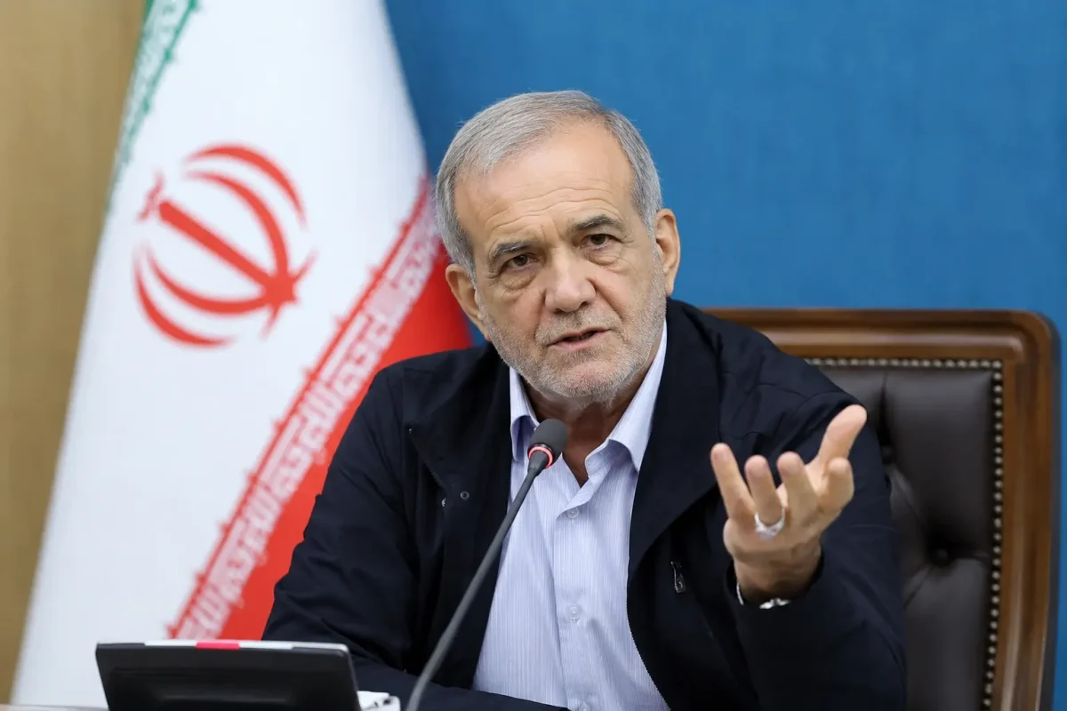 پزشکیان: برق صنایع قطع نشود